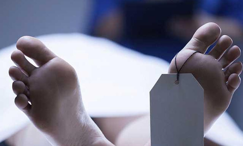 بسبب خلافات زوجية... مصري يضرب زوجته حتى الموت