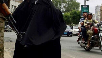 التهديد والاضطهاد... انتهاكات الحوثي ضد المرأة اليمنية